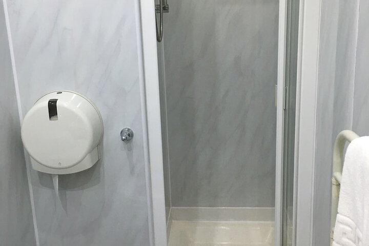 Room 62 of 80