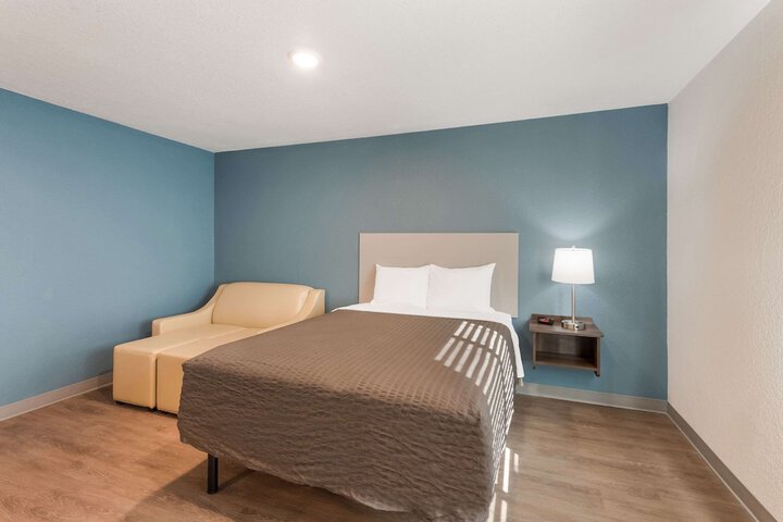 1 Queen Bed (14 of 23)