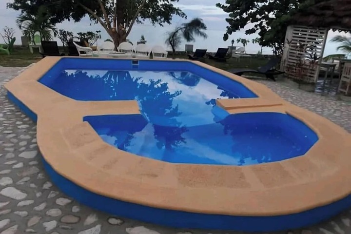 Pool 23 of 40