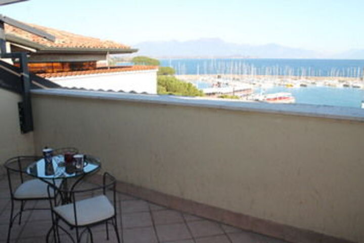 Terrace/Patio 7 of 499