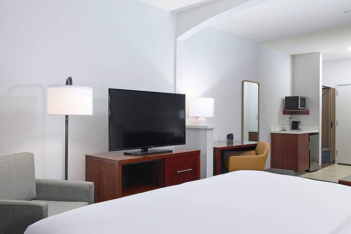 Room 72 of 91