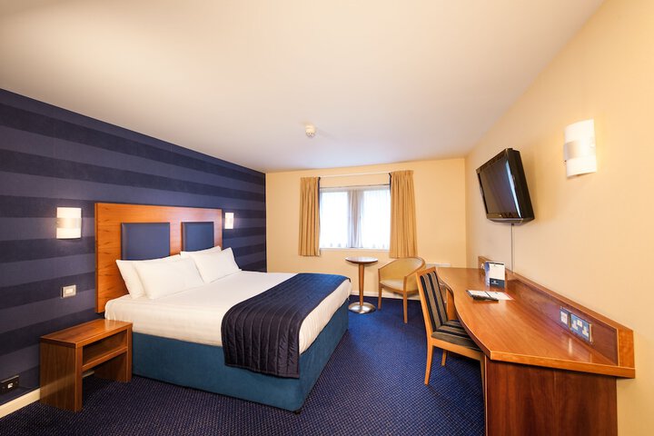Room 12 of 43