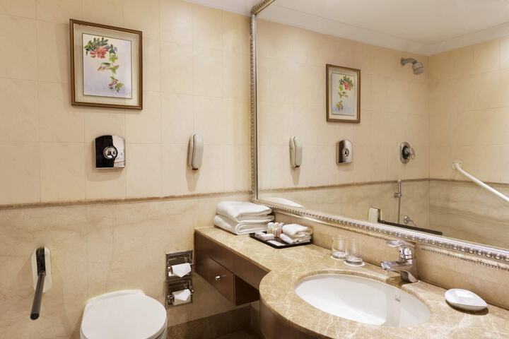 Room 25 of 65