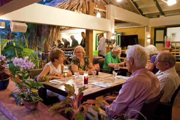 Dining 36 of 40