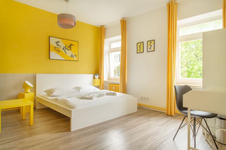 Room 33 of 68