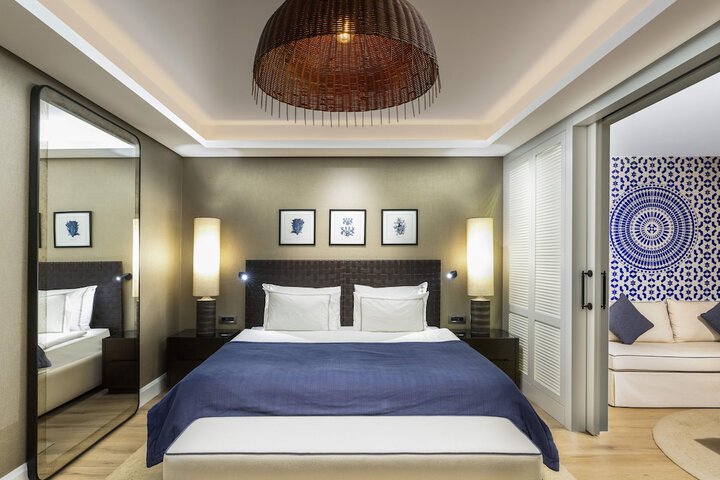Room 33 of 127