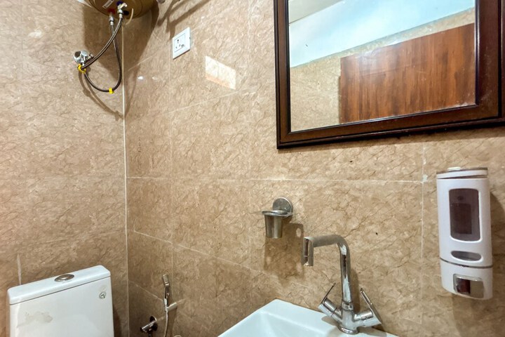 Room 52 of 69
