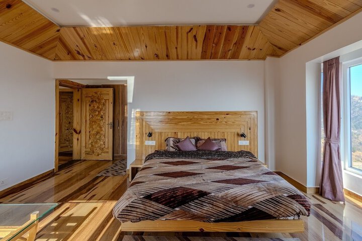 Room 2 of 23