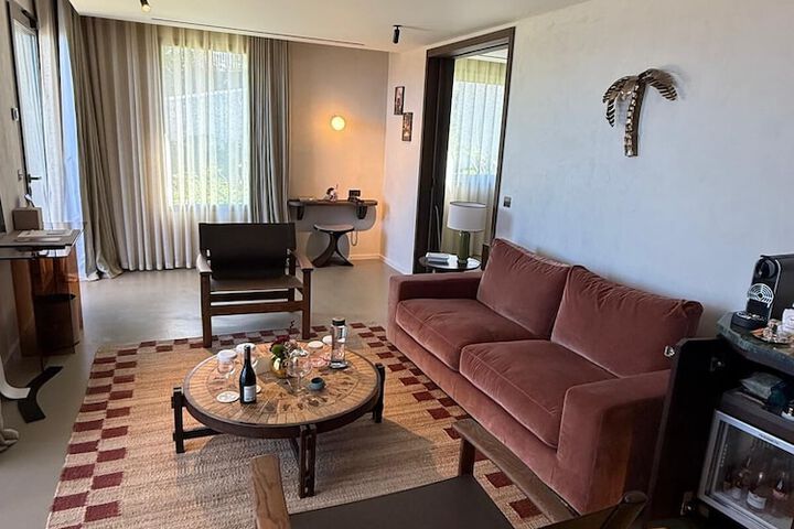 Room 30 of 50