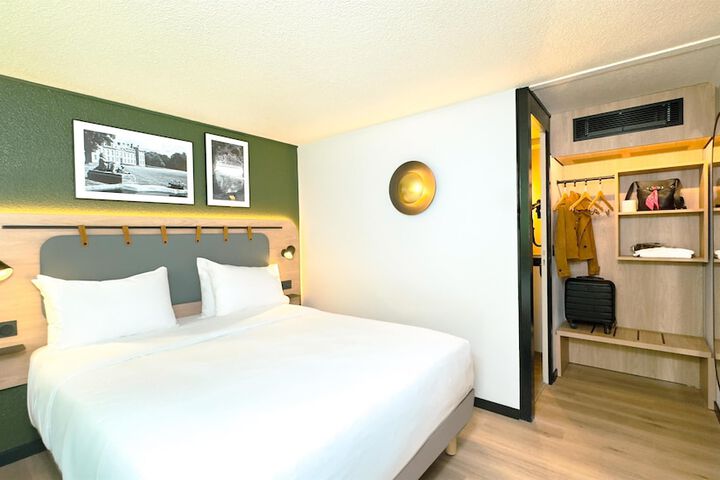 Room 19 of 46