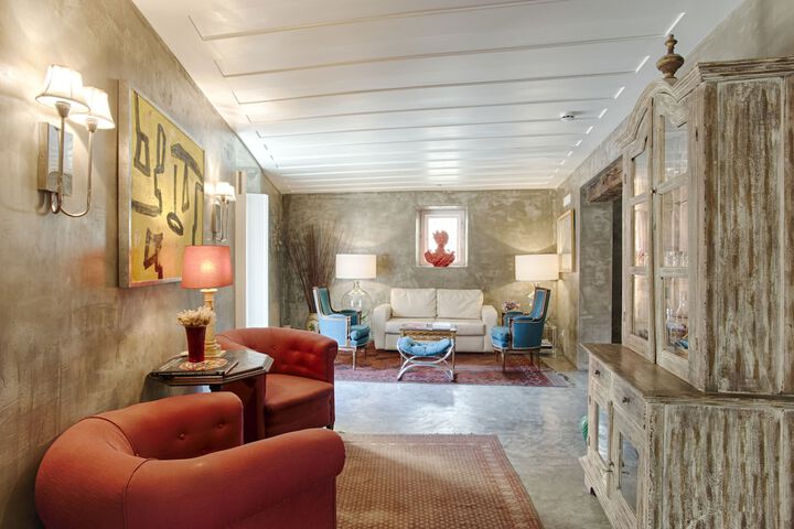 Entrance & Lobby