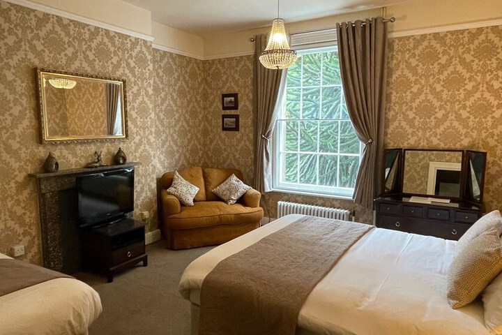 Room 10 of 21