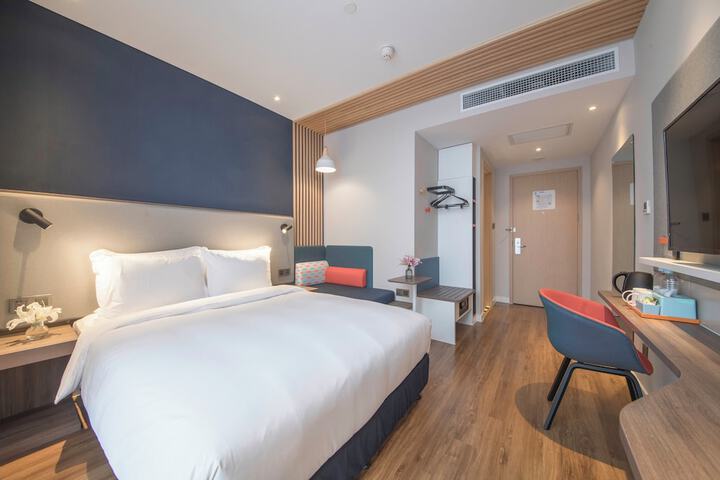 Room 10 of 41