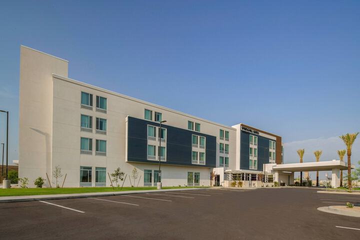 new hotels in goodyear az