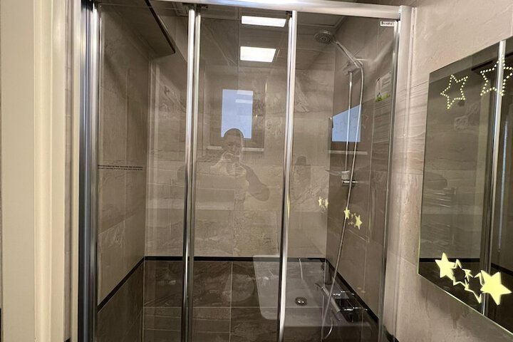Room 70 of 100