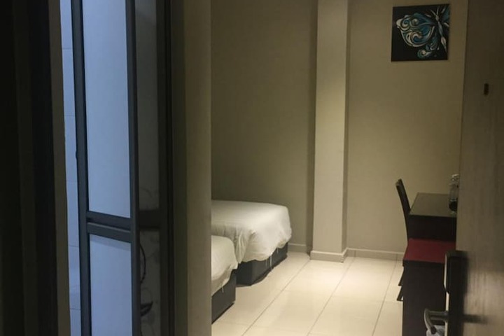 Room 16 of 44