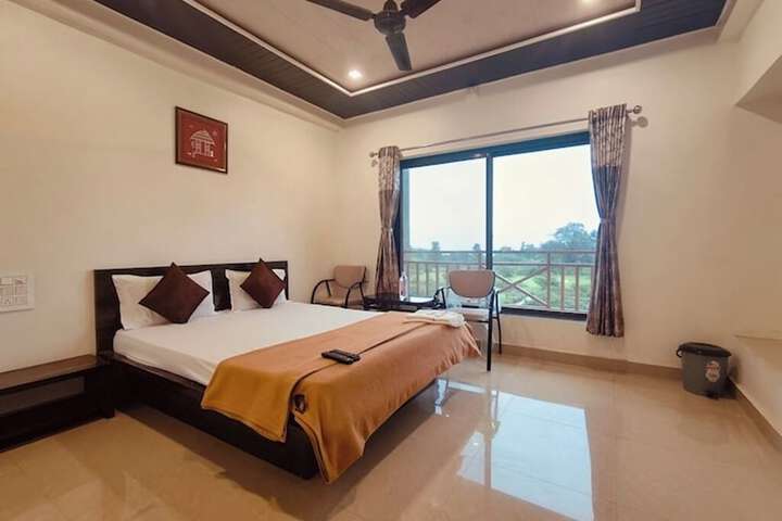 Room 9 of 31