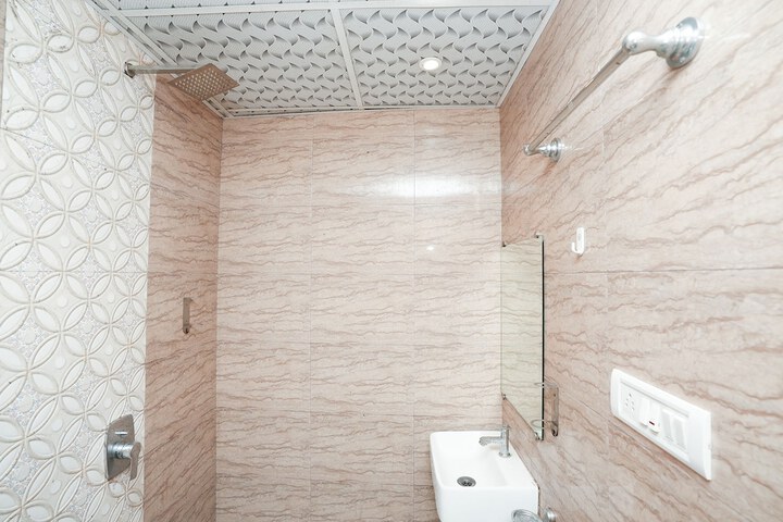 Room 16 of 27