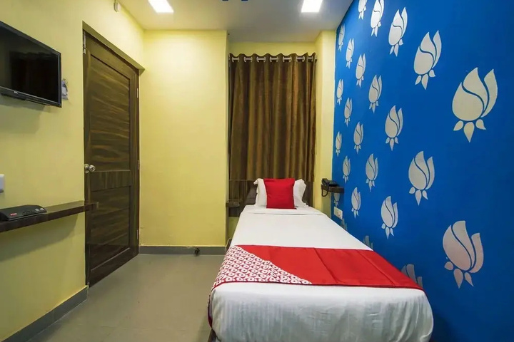 Room 2 of 13