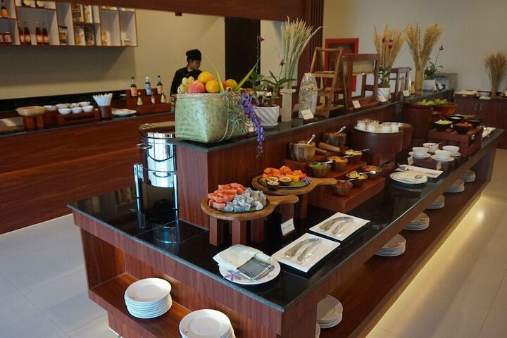 Dining 80 of 100