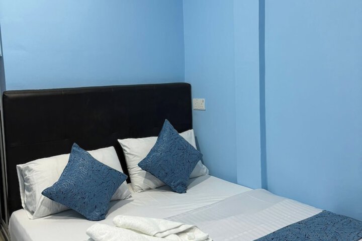 Room 35 of 68
