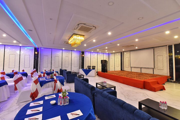 Ballroom/Hall 57 of 68