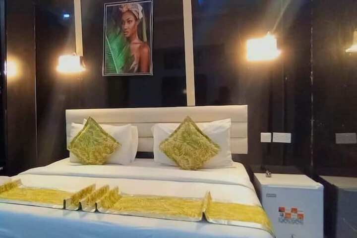 Room 5 of 45