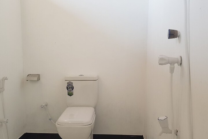 Room 15 of 32