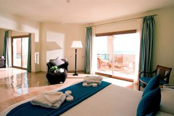 Room 8 of 37