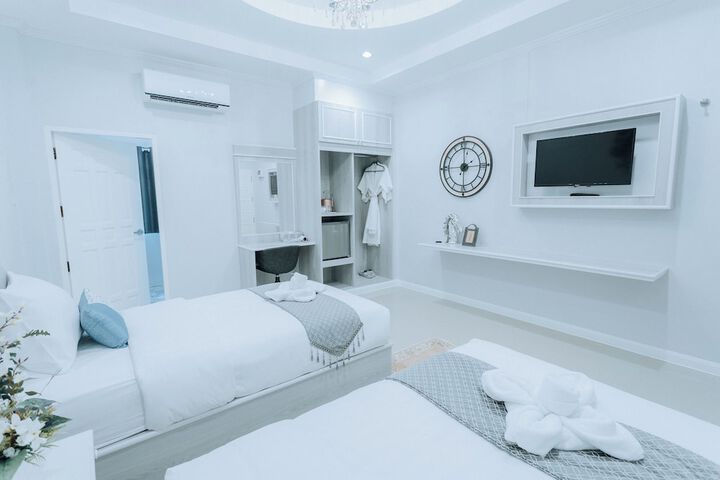 Room 19 of 97