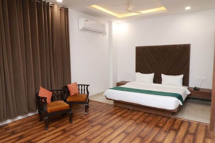 Room 15 of 22