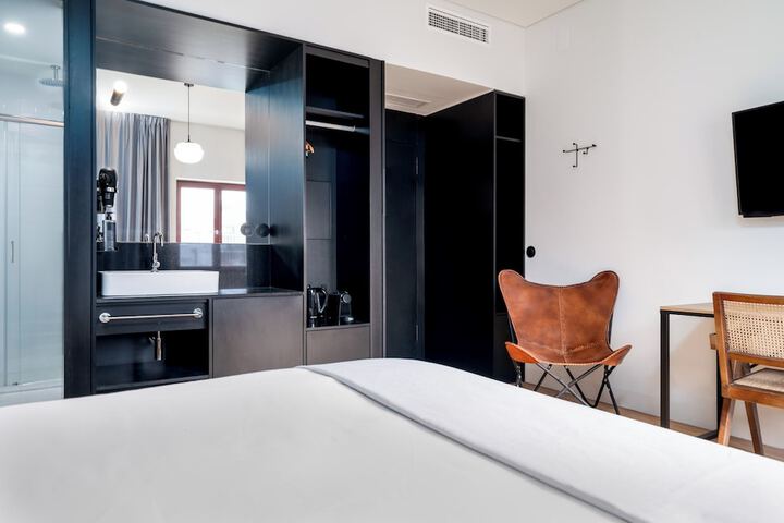 Room 22 of 74