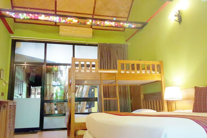 Room 12 of 436