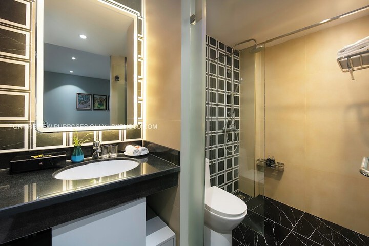 Room 8 of 32