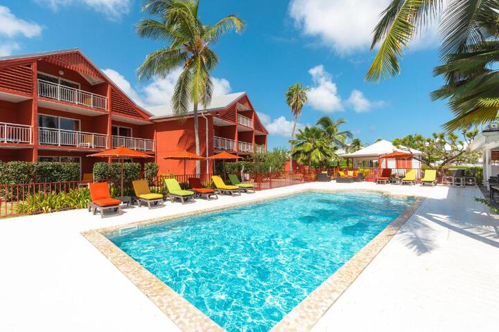 Exterior of Orient Bay Palm Court Residence 4 Stars