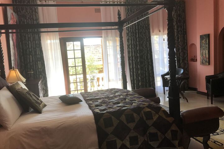 Room 80 of 143