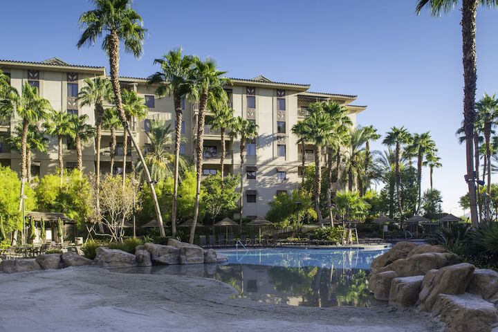 Pool Hotel