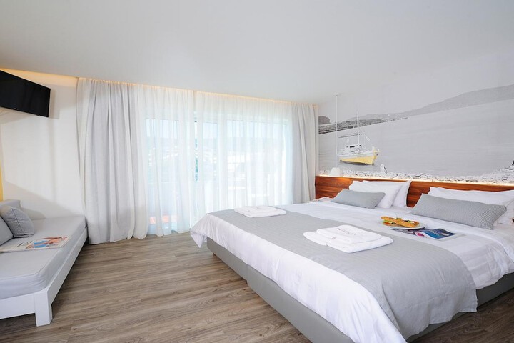 Room 46 of 171