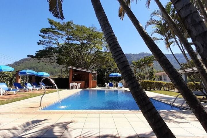 Pool 19 of 37