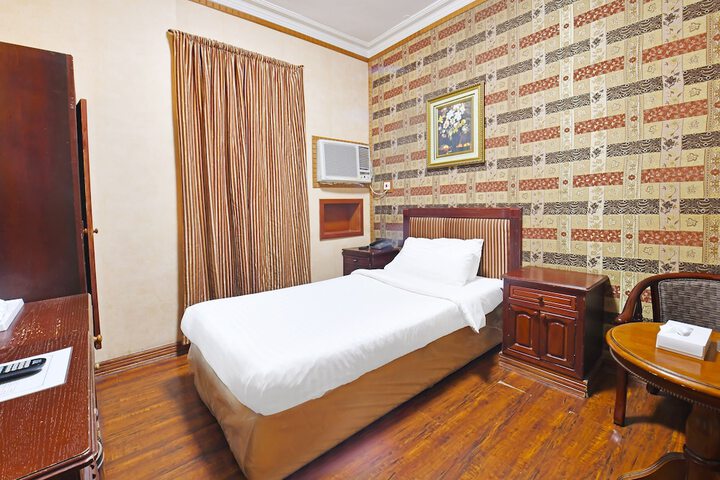 Room 14 of 31