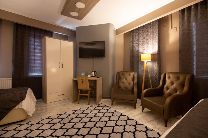 Room 17 of 24