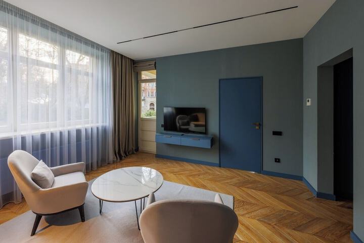 Room 26 of 73