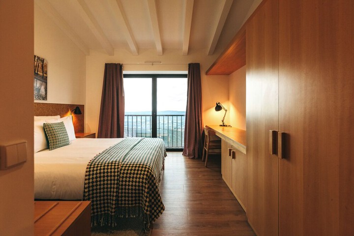 Room 28 of 181