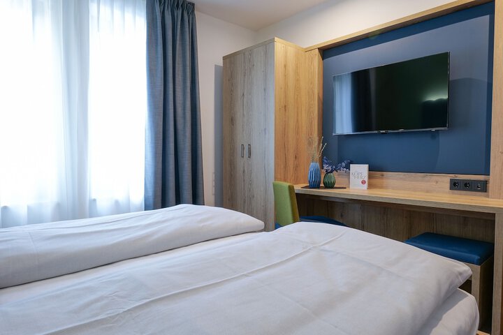 Room 17 of 23