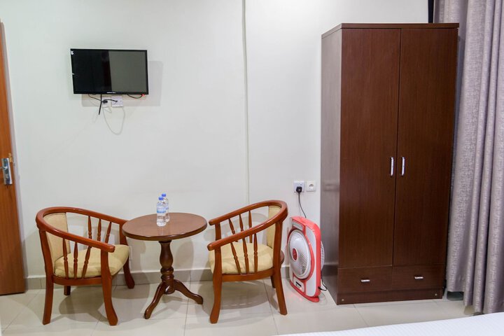 Room 34 of 128
