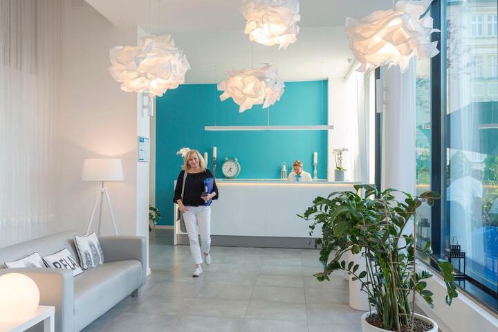 Entrance & Lobby