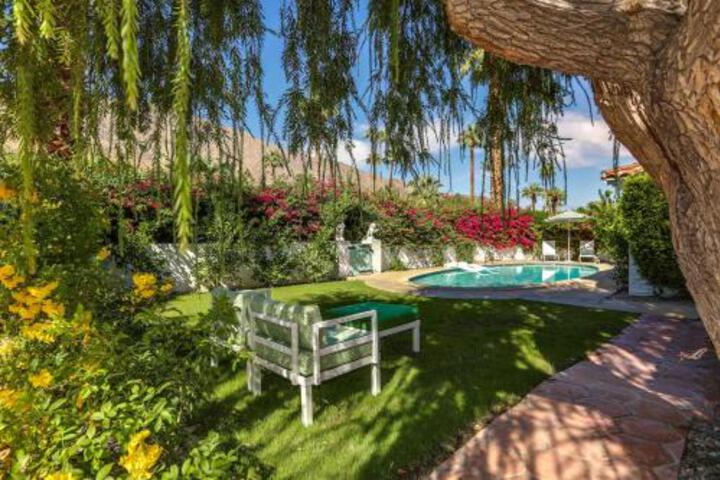 Hacienda Salida pool ht 2br 1.5b in Palm Springs, CA