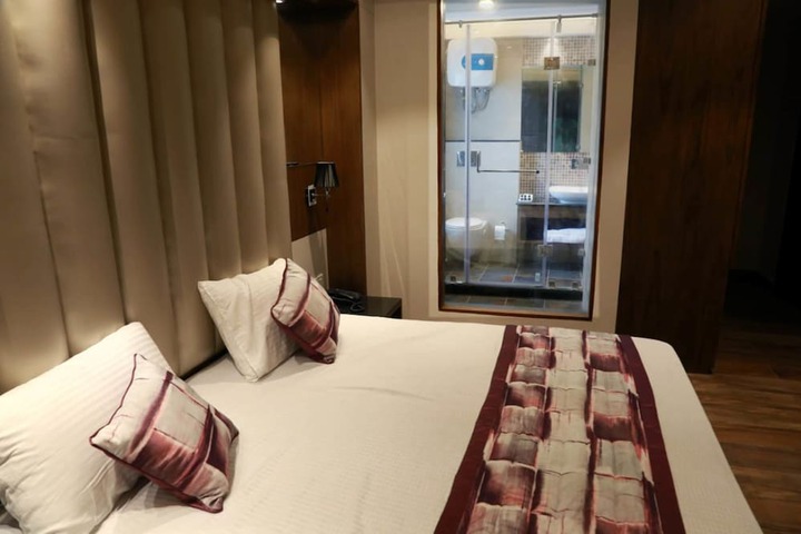 Room 13 of 54