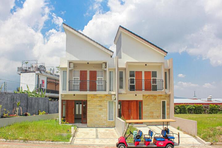 Panorama Villas Batu F-16 by RedDoorz