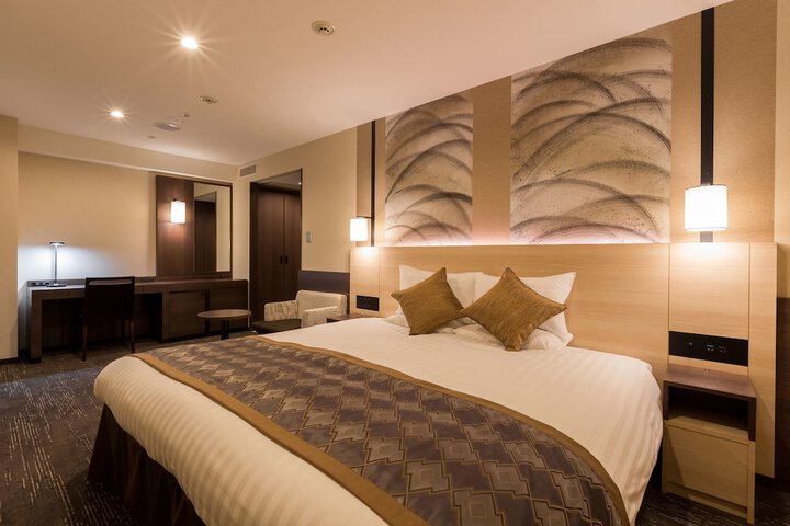 Room 9 of 47